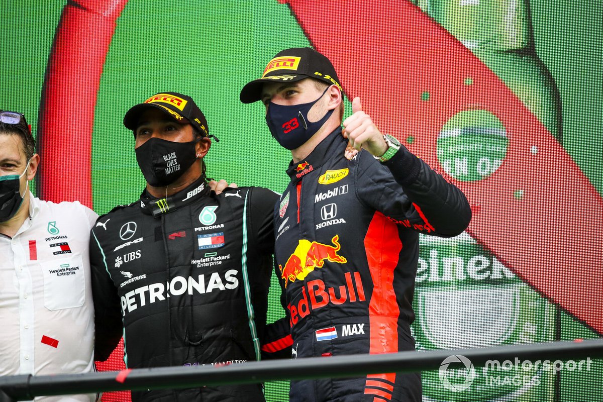 Podio: ganador de la carrera Lewis Hamilton, Mercedes-AMG F1, y Max tercer lugar Verstappen, Red Bull Racing