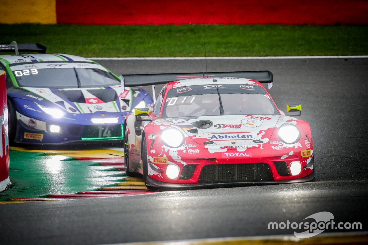 #22 Frikadelli Racing Team Porsche 911 GT3-R: Jörg Bergmeister, Frederic Makowiecki, Dennis Olsen