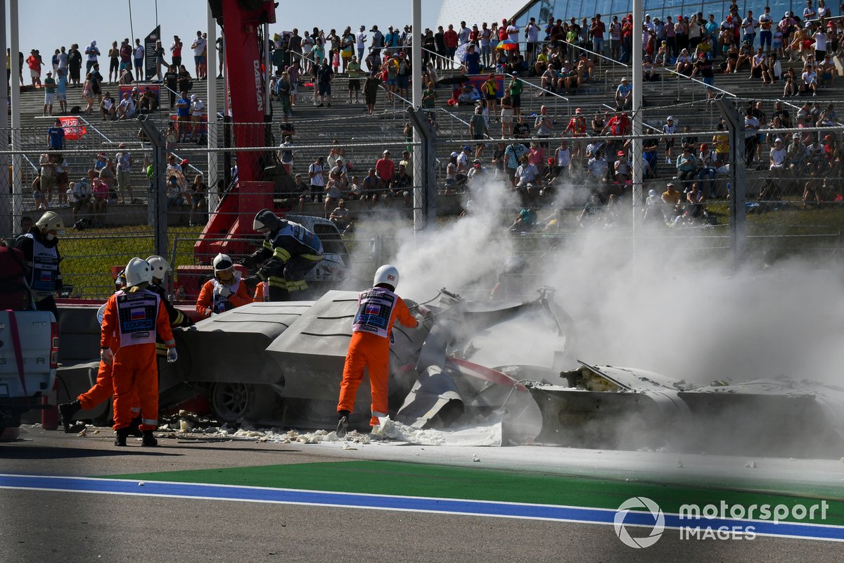Jack Aitken, Campos Racing and Luca Ghiotto, Hitech Grand Prix battle