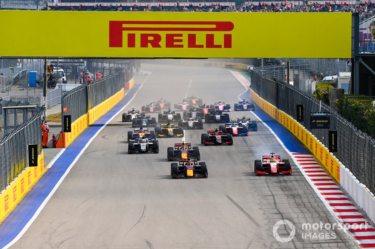 Yuki Tsunoda, Carlin e Mick Schumacher, Prema Racing in battaglia alla partenza della gara