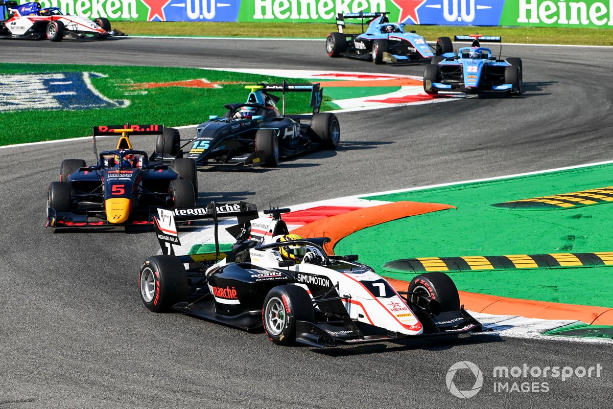 Theo Pourchaire, ART Grand Prix, Liam Lawson, Hitech Grand Prix e Jake Hughes, HWA Racelab