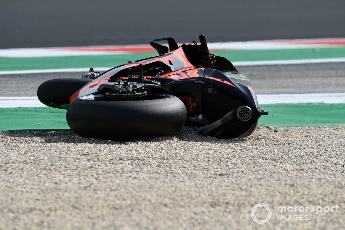 Brad Binder, Red Bull KTM Factory Racing, crashed bike