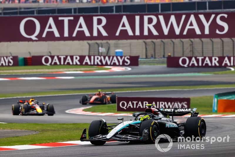 Lewis Hamilton, Mercedes F1 W15, Max Verstappen, Red Bull Racing RB20, Carlos Sainz, Ferrari SF-24