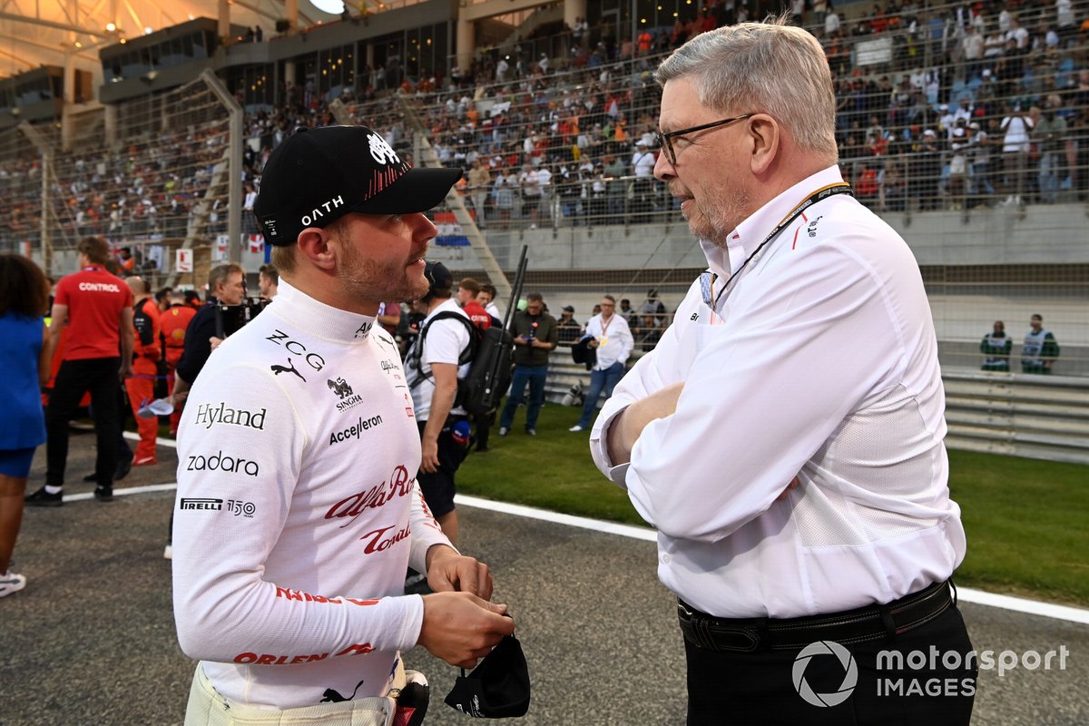 Valtteri Bottas, Alfa Romeo F1 Team, Ross Brawn, Managing Director of Motorsports, FOM