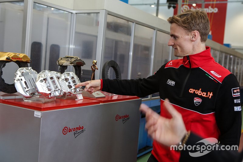 Visita di Chaz Davies agli stabilimenti Brembo