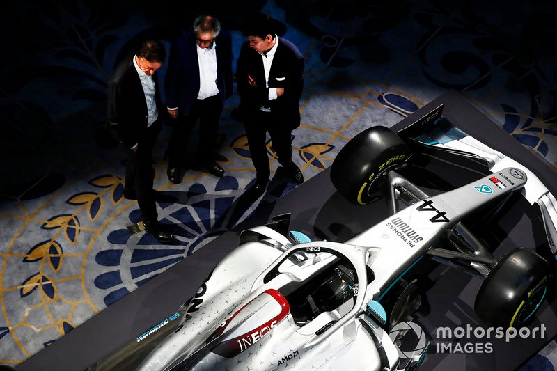 Sir Jim Ratcliffe presidente y director general del grupo químico Ineos y Toto Wolff, Director Ejecutivo (Negocios), Mercedes AMG