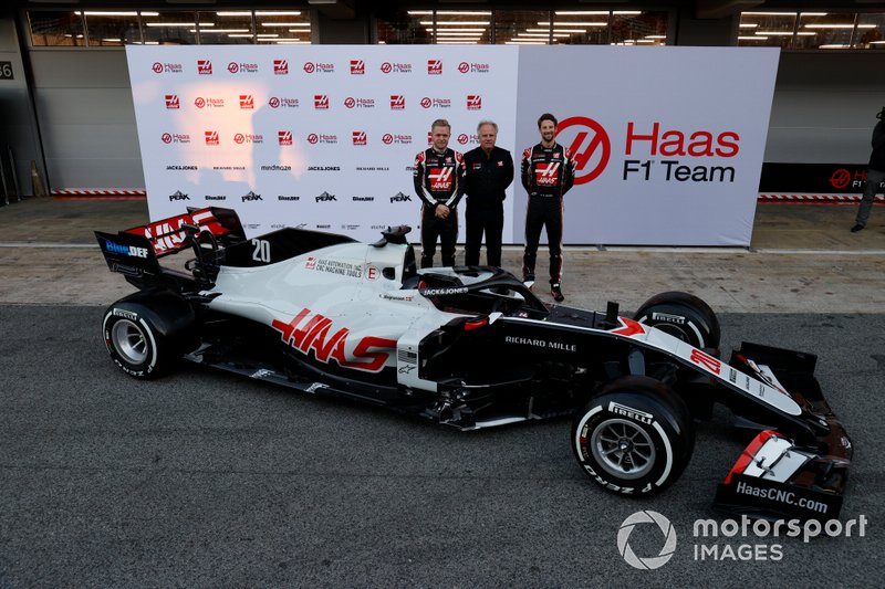 Kevin Magnussen, Haas F1 Team and Romain Grosjean, Haas F1 Team, with Gene Haas, Owner and Founder, Haas F1 Team
