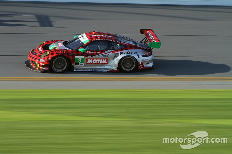 #9 Pfaff Motorsports Porsche 911 GT3 R: Dennis Olsen, Zacharie Robichon, Lars Kern, Patrick Pilet