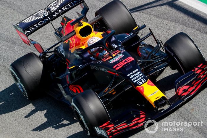 Max Verstappen, Red Bull Racing RB16: 414 (1927 km)