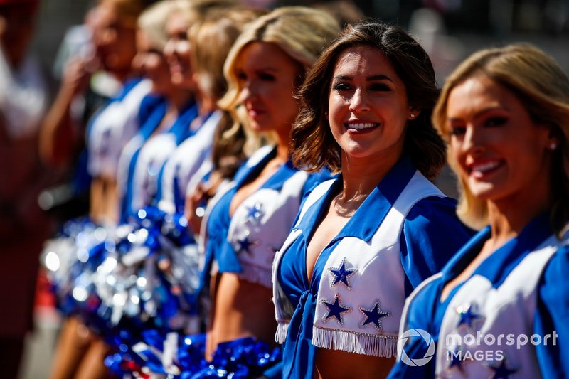 The Dallas Cowboys Cheerleaders entertain the crowds