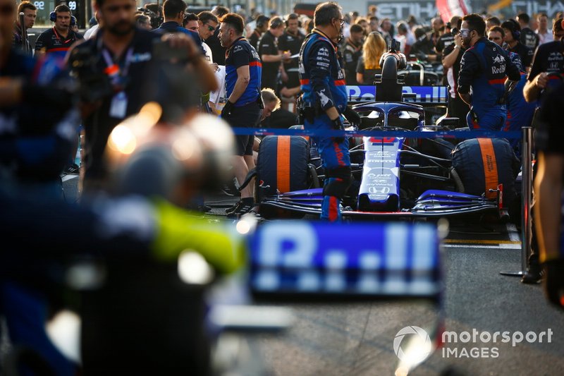 Daniil Kvyat, Toro Rosso, sur la grille