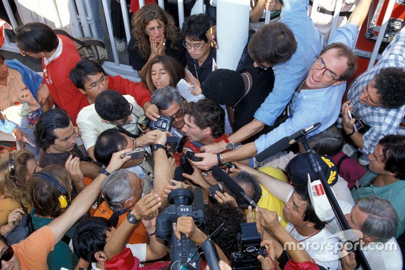 Ayrton Senna, McLaren talks to the media