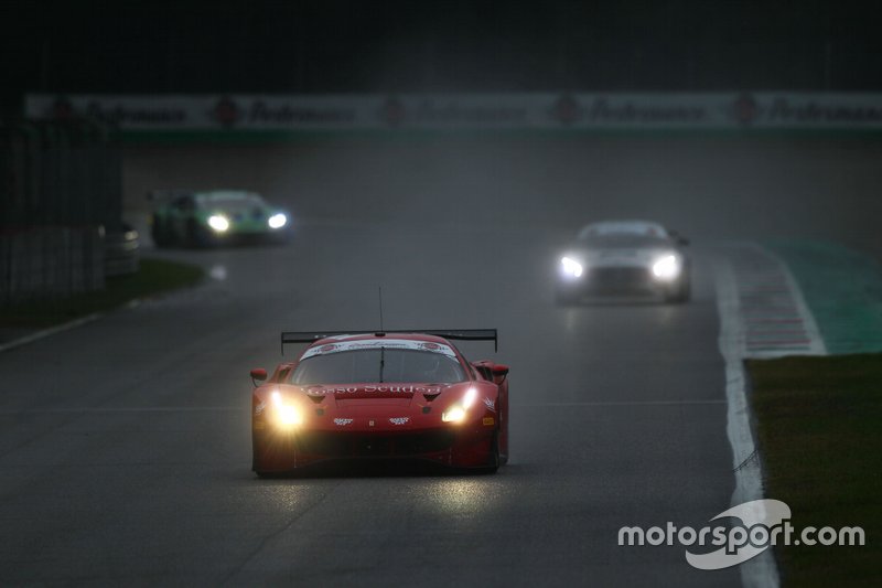 #71 Ferrari 488 GT3 AM, AF Corse: Abe-Colombo