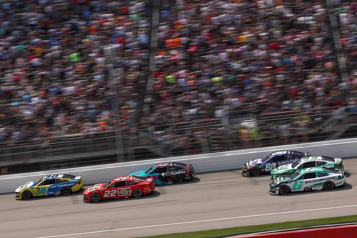 Zane Smith, Front Row Motorsports Ford, Joey Logano, Team Penske Ford, Bubba Wallace, 23XI Racing Toyota, Brad Keselowski, Roush Fenway Keselowski Racing Ford