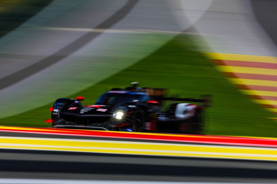 #7 Toyota Gazoo Racing Toyota GR010 - Hybryda: Mike Conway, Kamui Kobayashi, Nyck De Vries