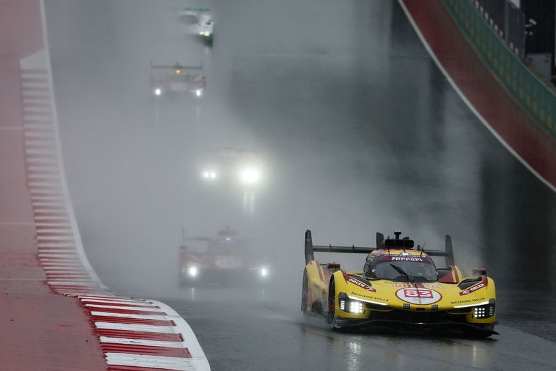 #83 AF Corse Ferrari 499P: Robert Kubica, Yifei Ye, Philip Hanson