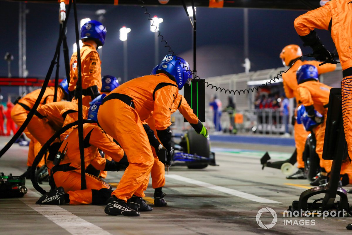 Carlos Sainz Jr., McLaren MCL35