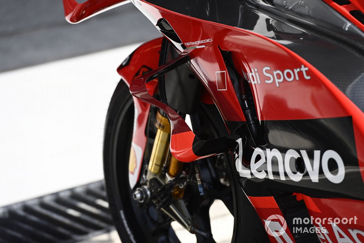 Detalle de la moto Ducati Team