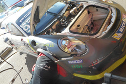 La Porsche 911 GT3 Cup di Ivan Jacoma, Ghinzani Arco Motorsport dopo l'incidente