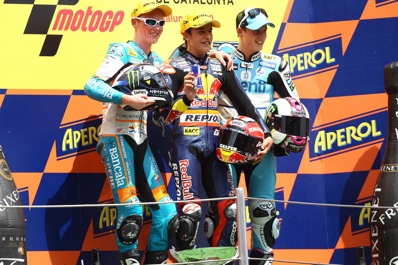 Podio: 1ºMarc Márquez, 2º Bradley Smith, 3º Pol Espargaró
