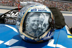 Hommage an Cale Yarborough: Helm von Jimmie Johnson, Hendrick Motorsports, Chevrolet