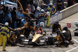 James Hinchcliffe, Schmidt Peterson Motorsports Honda, pit action