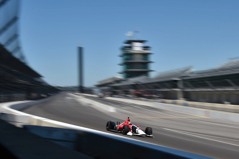 Oriol Servia, 2018 Honda IndyCar'ı test ediyor