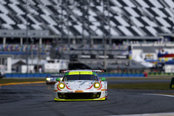 #59 Manthey Racing Porsche 911 GT3 R: Sven Muller, Reinhold Renger, Harald Proczyk, Steve Smith, Mat
