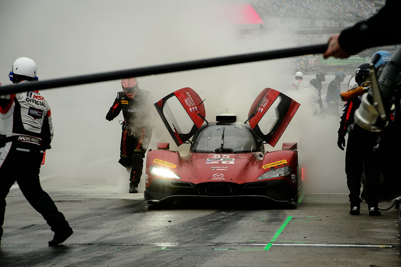 #55 Mazda Motorsports Mazda DPi: Jonathan Bomarito, Tristan Nunez, Spencer Pigot, on fire in the pits
