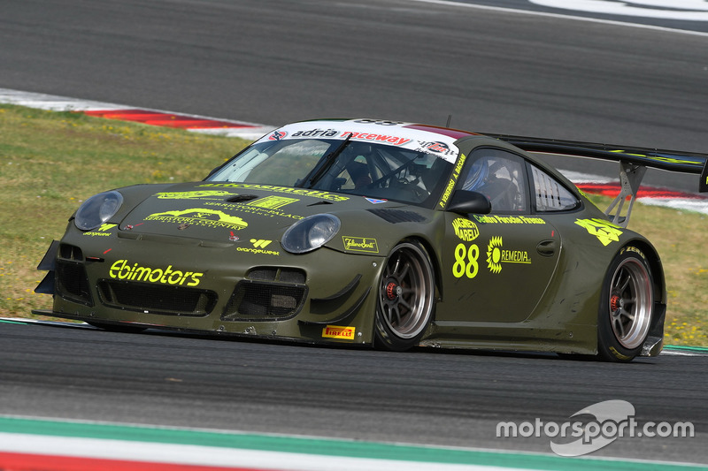 Porsche 997 GT3 R #88 Ebimotors: Venerosi-BAccani