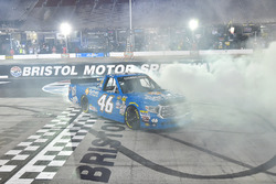 Race winner Kyle Busch, Kyle Busch Motorsports Toyota