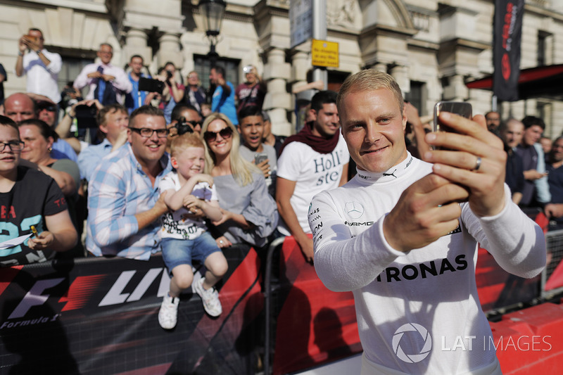 Valtteri Bottas deed dat op zijn eigen manier