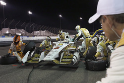 Helio Castroneves, Team Penske Chevrolet Pit stop