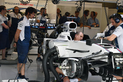 Guy Martin, Williams as new chassis is built up for Felipe Massa, Williams FW40