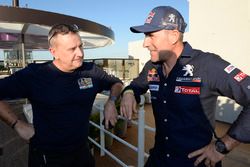 Etienne Lavigne, Dakar director de la carrera, Stéphane Peterhansel, Peugeot Sport