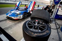 #67 Chip Ganassi Racing Ford GT: Ryan Briscoe, Richard Westbrook, Scott Dixon