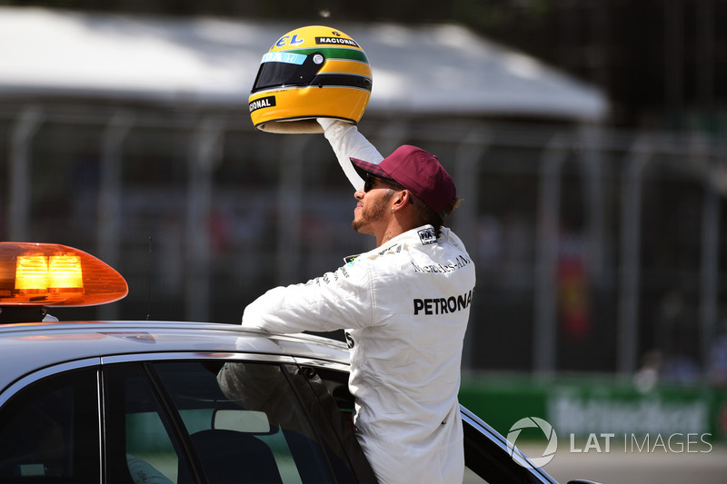 Ganador de la pole Lewis Hamilton, Mercedes AMG F1