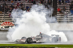 Will Power, Team Penske Team Penske Chevrolet viert feest met een burn out