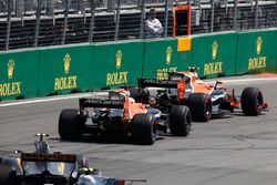 Stoffel Vandoorne, McLaren MCL32, Fernando Alonso, McLaren MCL32