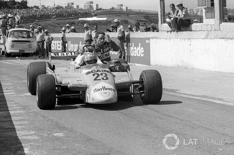 Interlagos 1980: Patrick Depailler (Alfa Romeo) menumpang Bruno Giacomelli (Alfa Romeo)