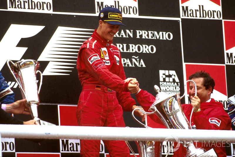 Podyum: Yarış galibi Michael Schumacher, Ferrari ve takım patronu Jean Todt