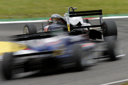 Tadasuke Makino, Hitech Grand Prix, Dallara F317 - Mercedes-Benz