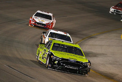 Brad Keselowski, Team Penske Ford, Clint Bowyer, Stewart-Haas Racing Ford