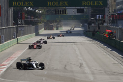 Lewis Hamilton, Mercedes AMG F1 W08, Sebastian Vettel, Ferrari SF70H, Sergio Perez, Sahara Force Ind