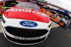 Ryan Blaney, Wood Brothers Racing Ford y Joey Logano, Team Penske Ford