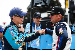 Kevin Harvick, Stewart-Haas Racing Ford, Clint Bowyer, Stewart-Haas Racing Ford