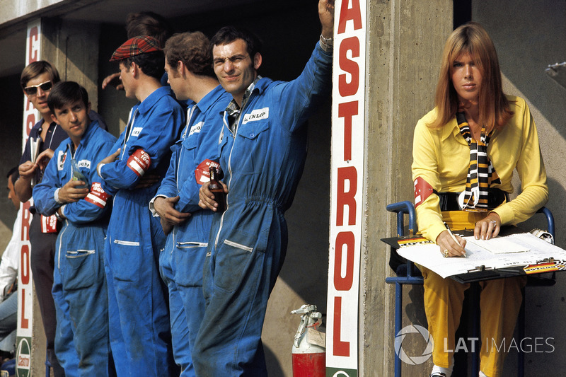 Marta mechanics and Jackie Stewart's wife Helen