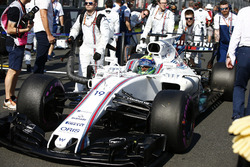 Felipe Massa, Williams FW40, arrives on the grid