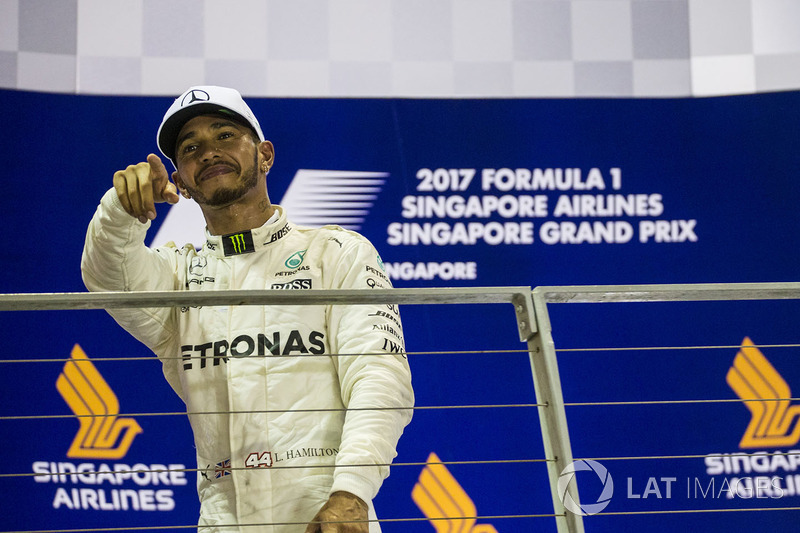 Podium: ganador, Lewis Hamilton, Mercedes AMG F1