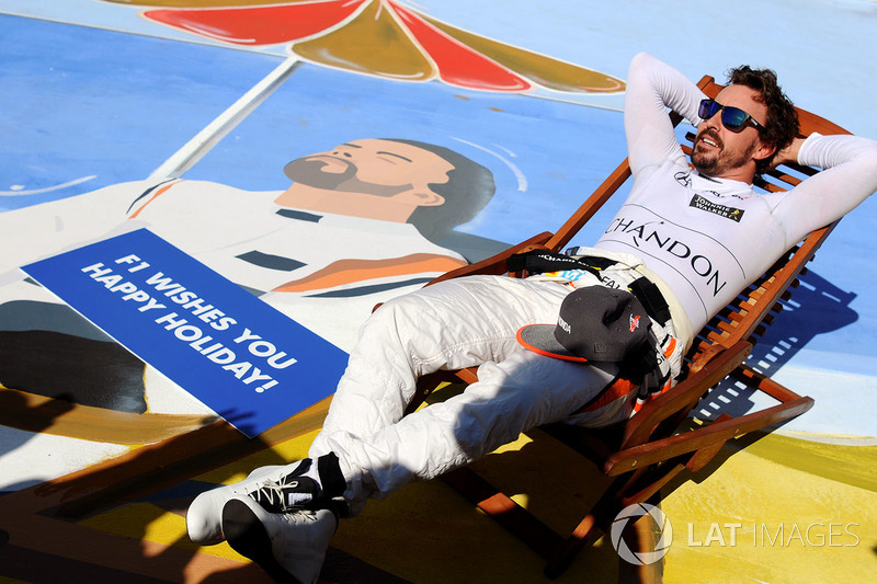 Na Hungria, antes das férias de verão da F1, uma pintura reproduziu Fernando Alonso em Interlagos. O piloto entrou na onda.